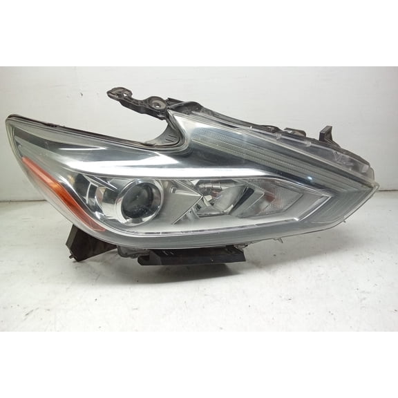 Pre-Owned 16 2016 Nissan Altima Passenger RH Head Light Lamp OEM - Verify Specific Vehicle Fitment In Description - (Good)