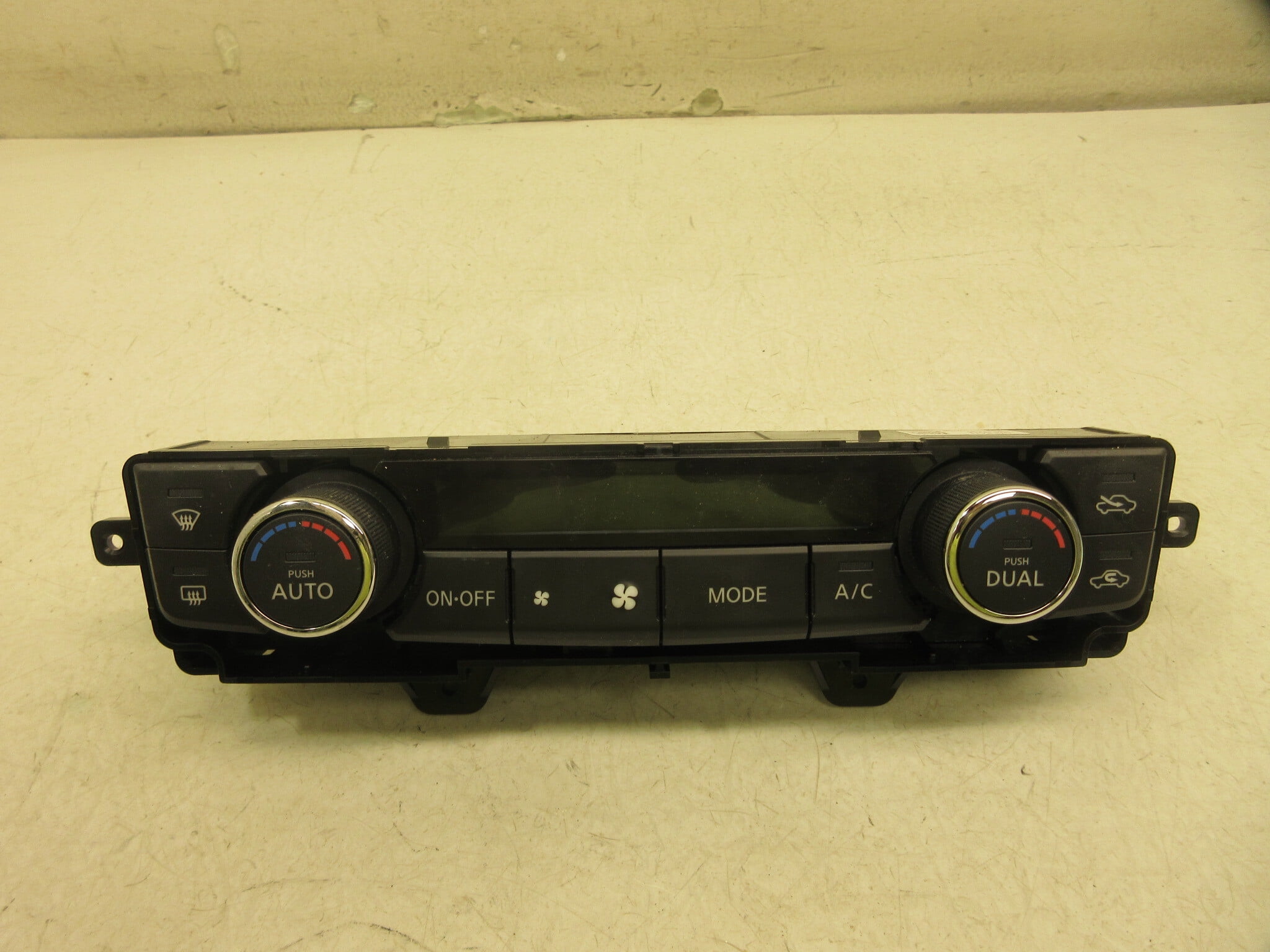 Pre-Owned 16-22 Nissan Maxima Auto Dual AC Heater Climate Temperature Control OEM LKQ (Good)