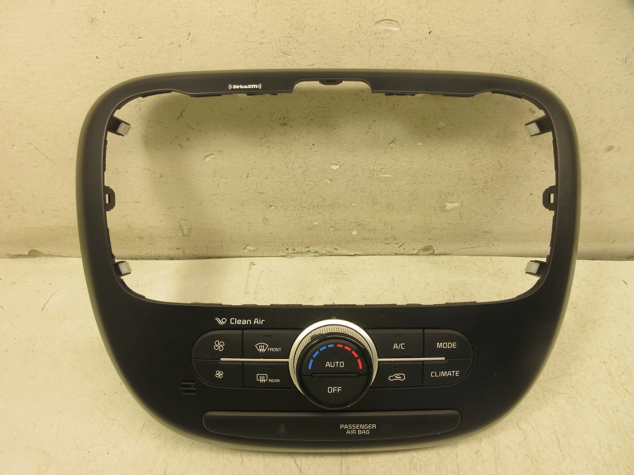 Pre-Owned 17 18 19 Kia Soul Auto AC Heater Climate Temperature Control Panel OEM LKQ (Good)