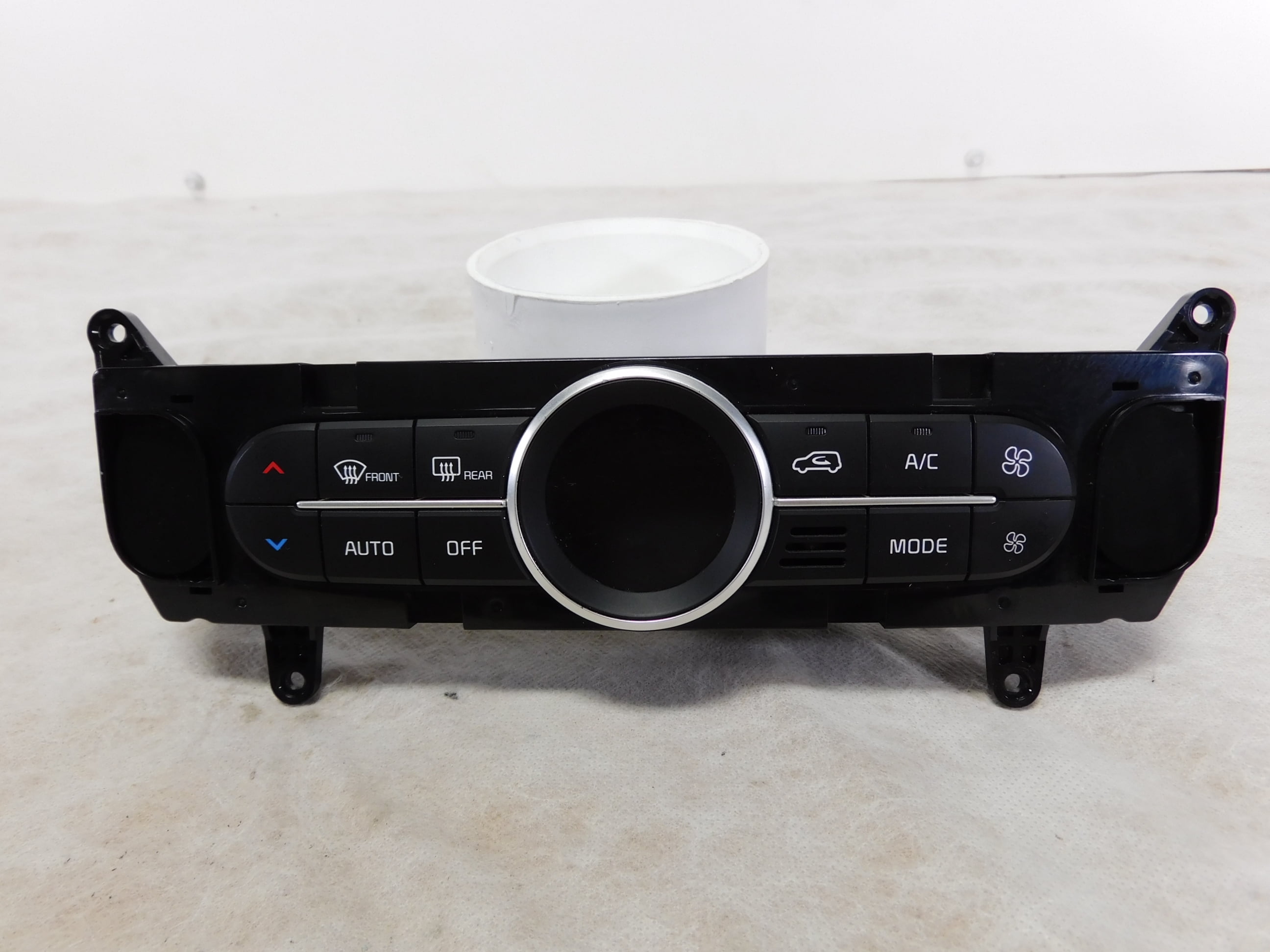 Pre-Owned 17 18 19 Kia Soul Heater AC Temperature Control Unit OEM LKQ (Good)