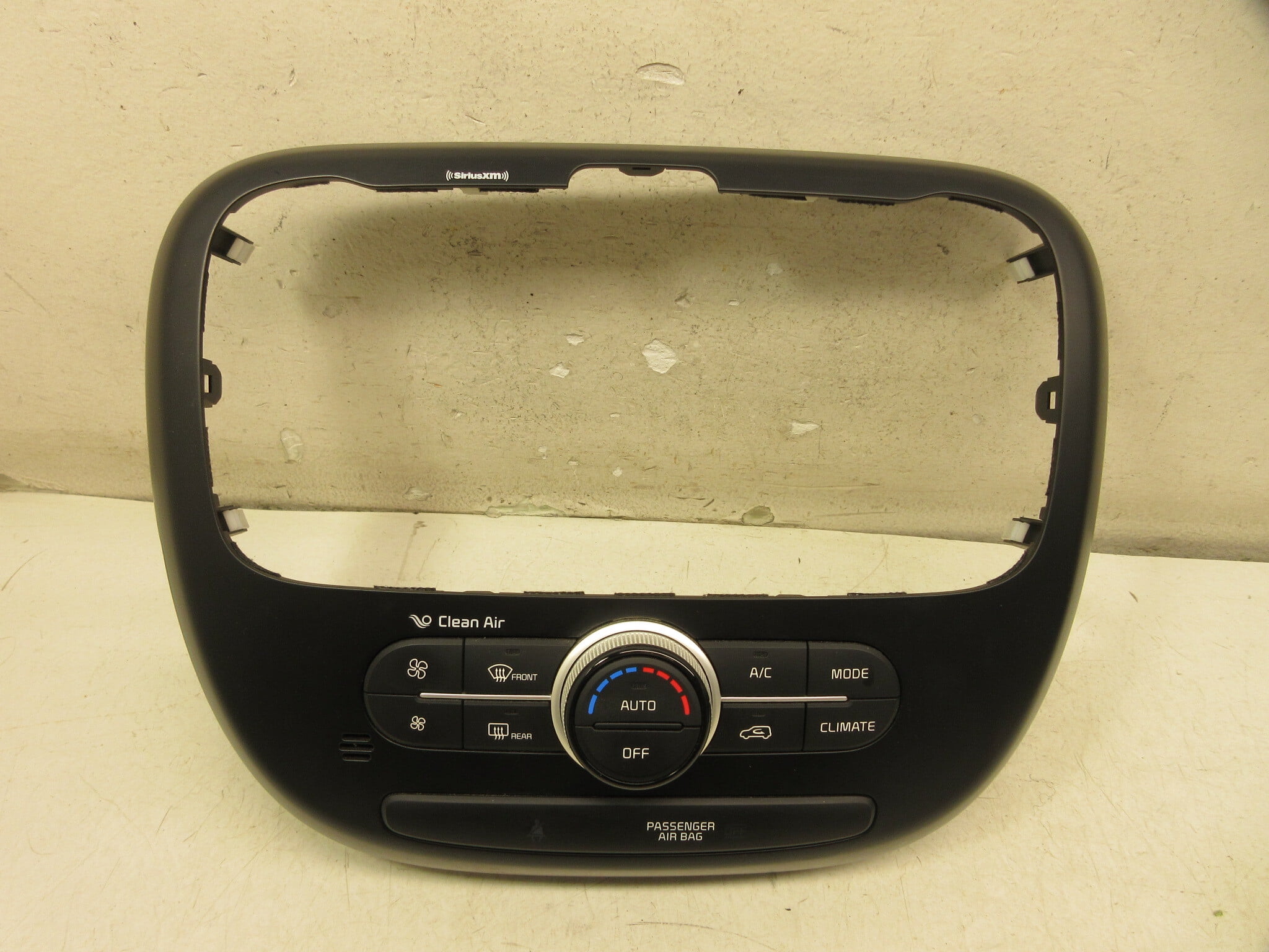 Pre-Owned 17-19 Kia Soul Auto AC Heater Climate Temperature Control OEM LKQ - Verify Specific Vehicle Fitment In Description - (Good)