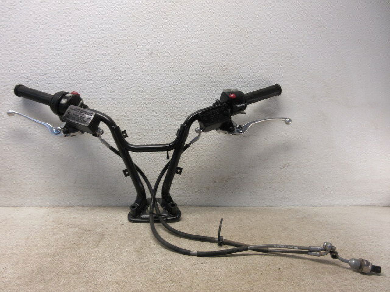 Pre-Owned 17 2017 BMW C Evolution Handlebar Assembly w/Levers & Grips OEM LKQ - Verify Specific Vehicle Fitment In Description - (Good)