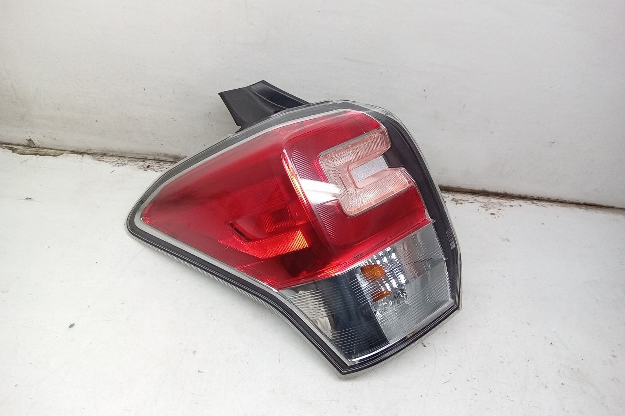 Pre-Owned 17 2017 Subaru Forester Driver LH Tail Light Lamp OEM (Good)