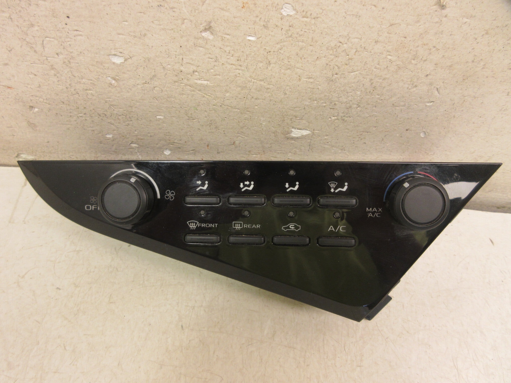 Pre-Owned 18-22 Toyota Camry AC Heater Temperature Control OEM LKQ (Good)