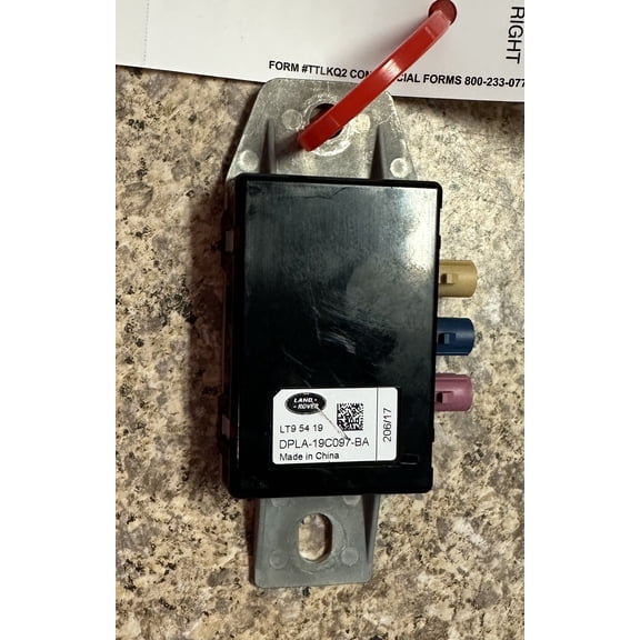 Pre-Owned 18 Range Rover Velar Antenna Control Module OEM LKQ - Verify Specific Vehicle Fitment In Description - (Good)