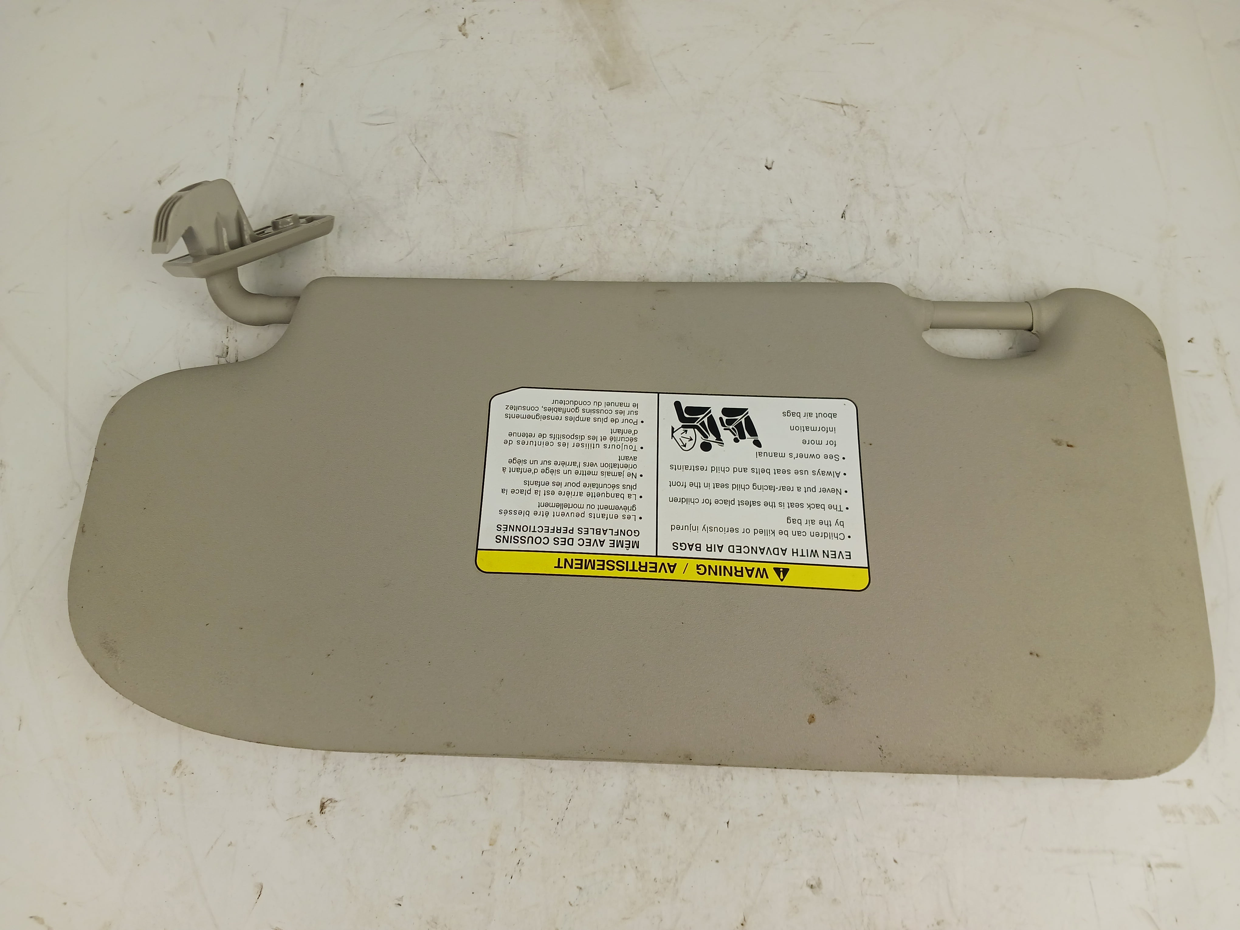 Pre-Owned 19 20 21 22 Nissan Rogue Sport RH Right Passenger Side Sun Visor OEM (Good)
