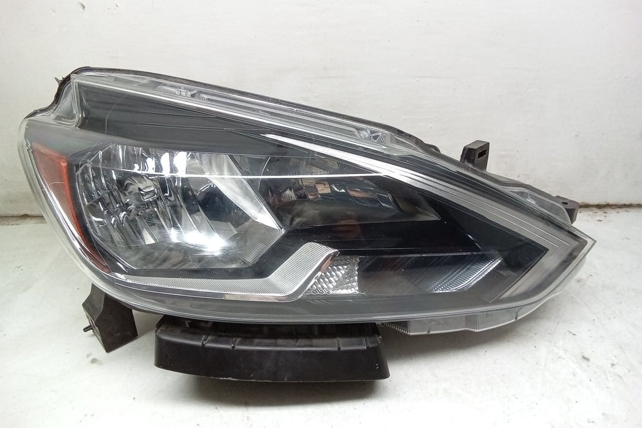 Pre-Owned 19 2019 Nissan Sentra Passenger RH Head Light Lamp OEM (Good)