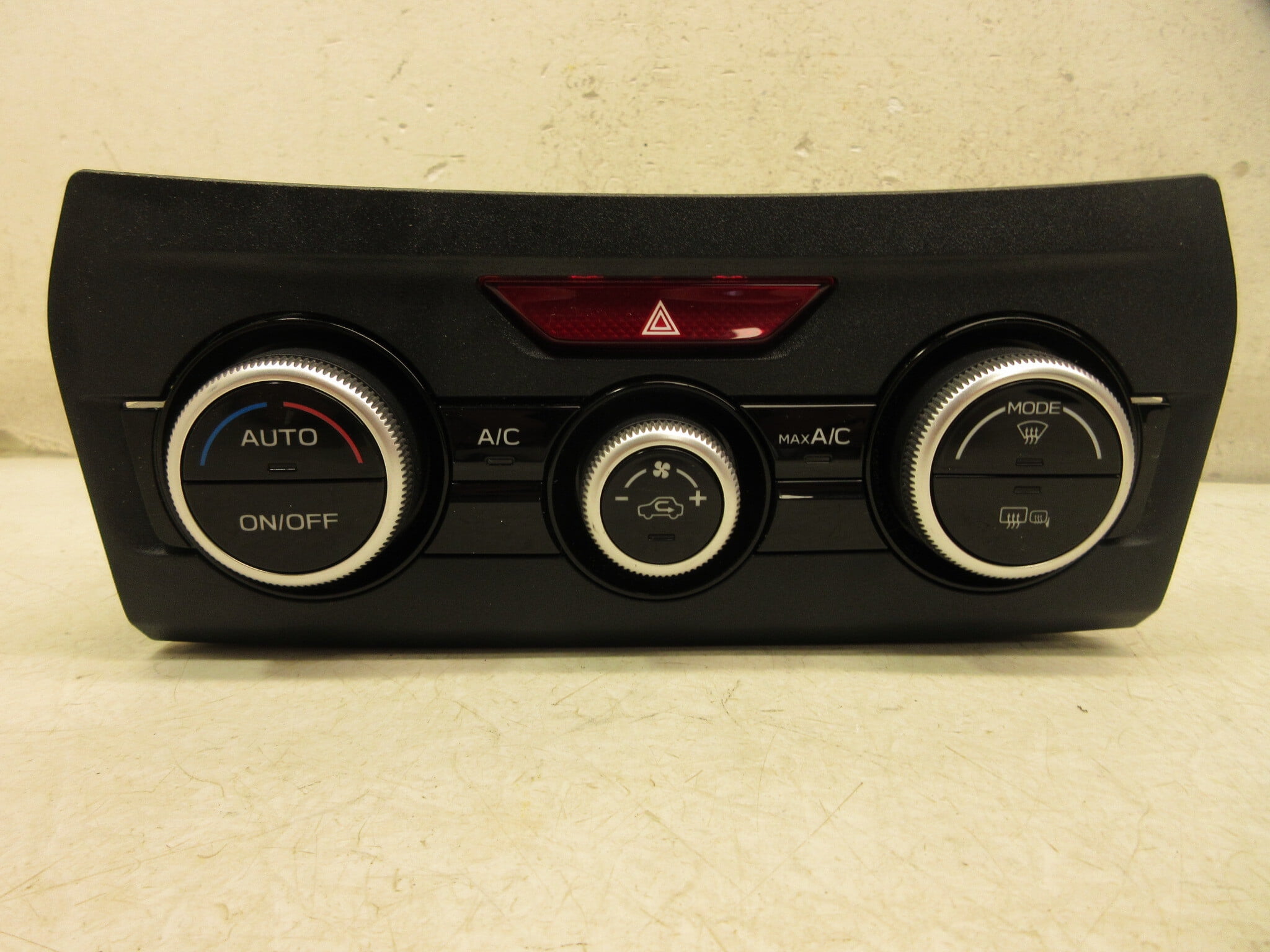 Pre-Owned 19 2019 Subaru XV Crosstrek Auto AC Heater Climate Temperature Control OEM LKQ - Verify Specific Vehicle Fitment In Description - (Good)