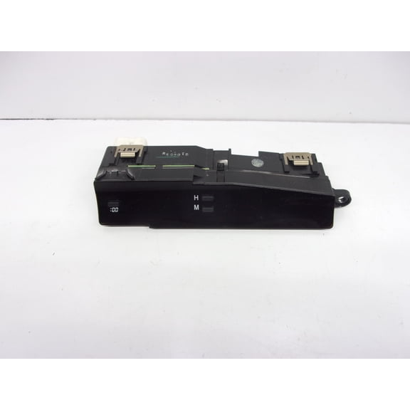 Pre-Owned 1998-2005 Lexus GS300 Dash Digital Clock ID 83910-30580 OEM (Good)