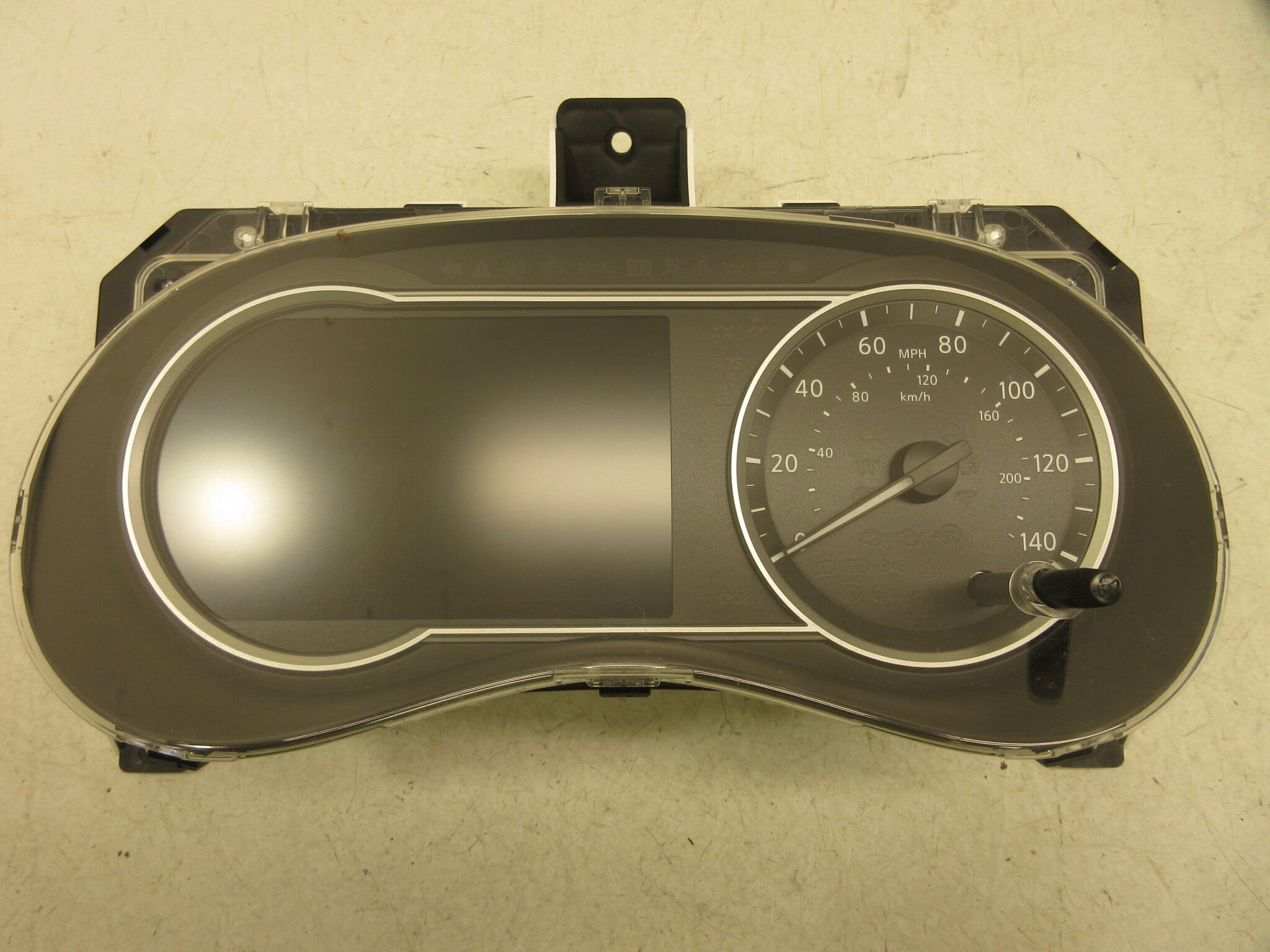 Pre-Owned 20 21 22 Nissan Versa SV SR MPH Speedometer Speedo Head Cluster 49k Miles OEM (Good)