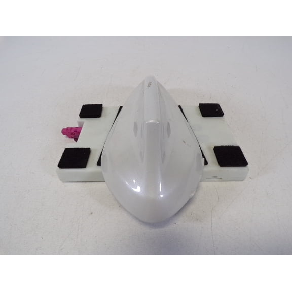 Pre-Owned 20 BMW X2 Roof Mounted Antenna w/ Module OEM LKQ (Good)