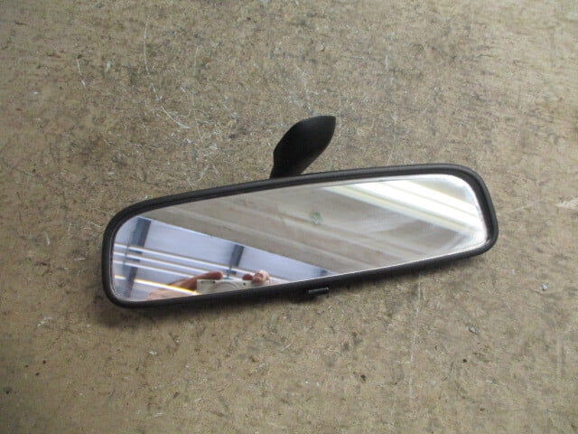 Pre-Owned 2003-2009 Kia Sorento Manual Rear View Mirror OEM LKQ - Verify Specific Vehicle Fitment In Description - (Good)