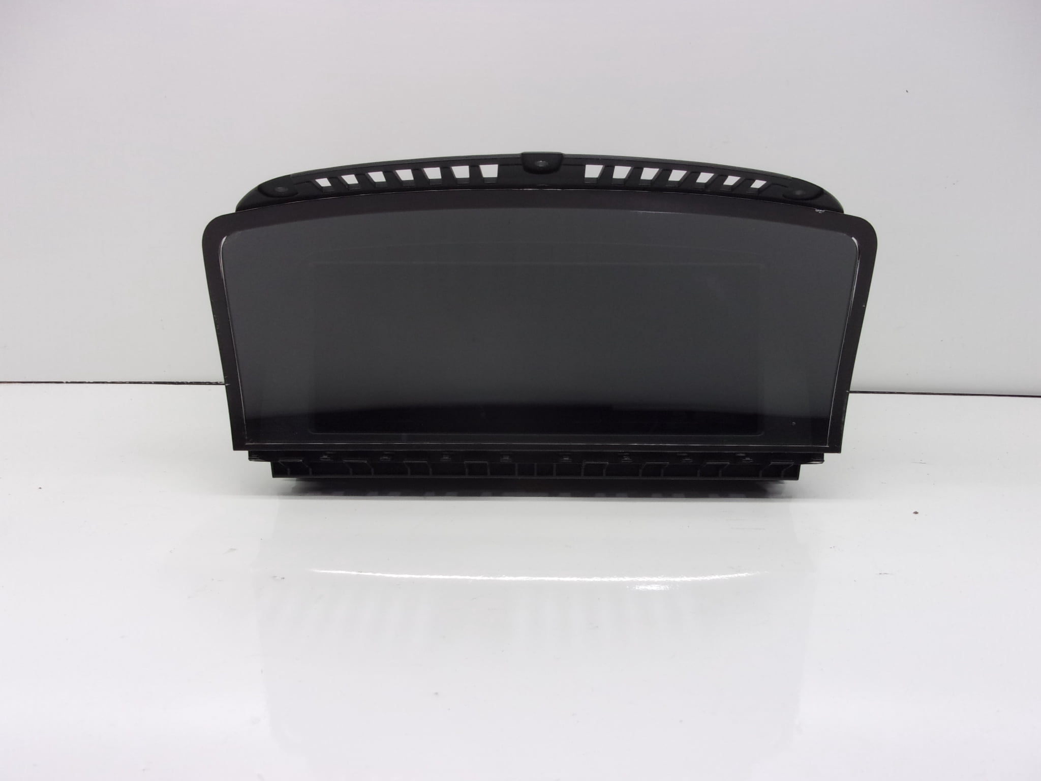 Pre-Owned 2006-2008 BMW 750 Navigation Information Display 8.8 Screen 65826986301 OEM (Good)