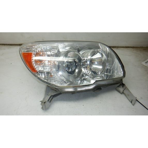 Pre-Owned 2006-2009 Toyota 4Runner Passenger Head Light Lamp OEM LKQ - Verify Specific Vehicle Fitment In Description - (Good)