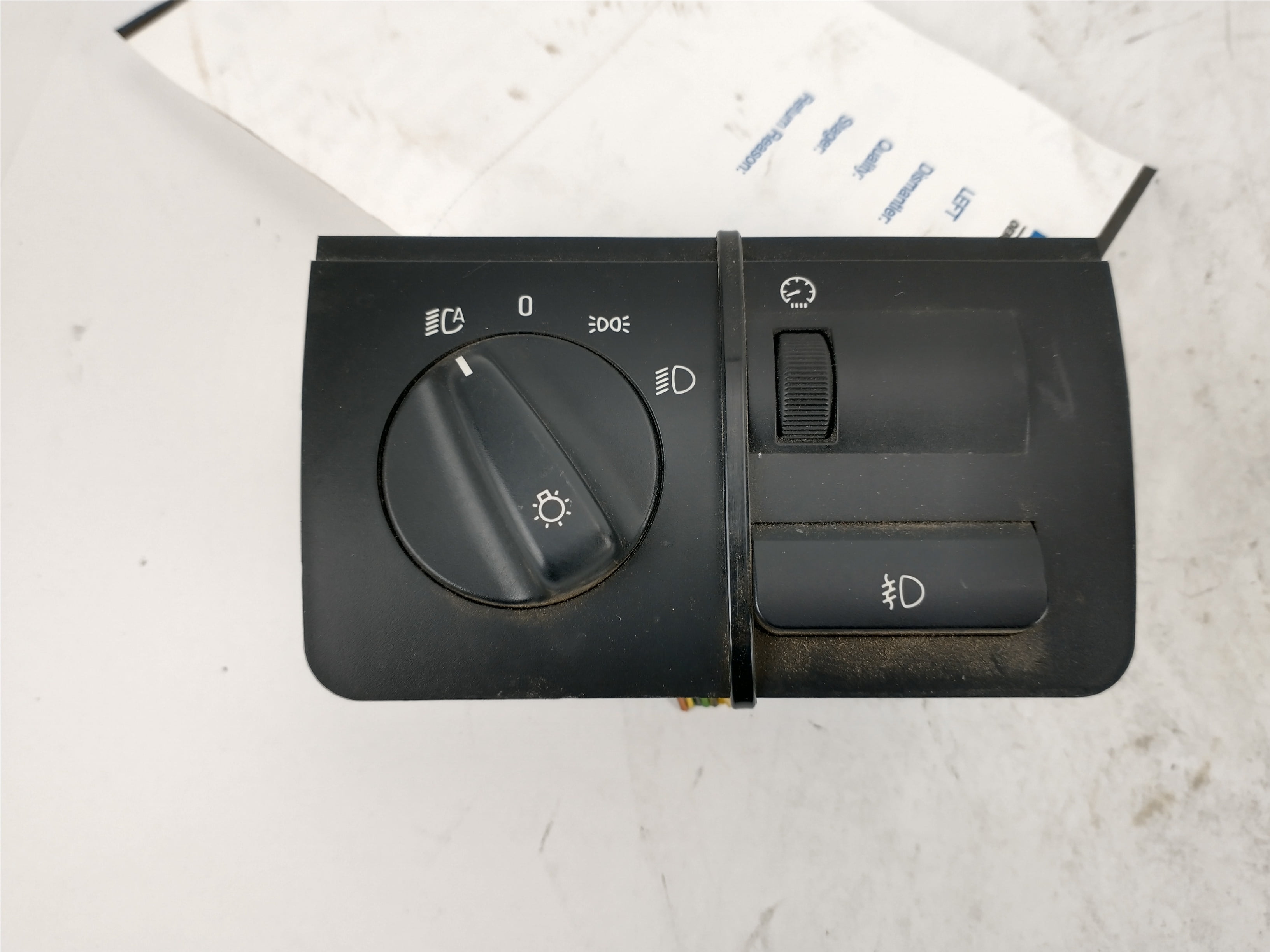 Pre-Owned 2006 BMW X5 Headlight Switch OEM (Good)