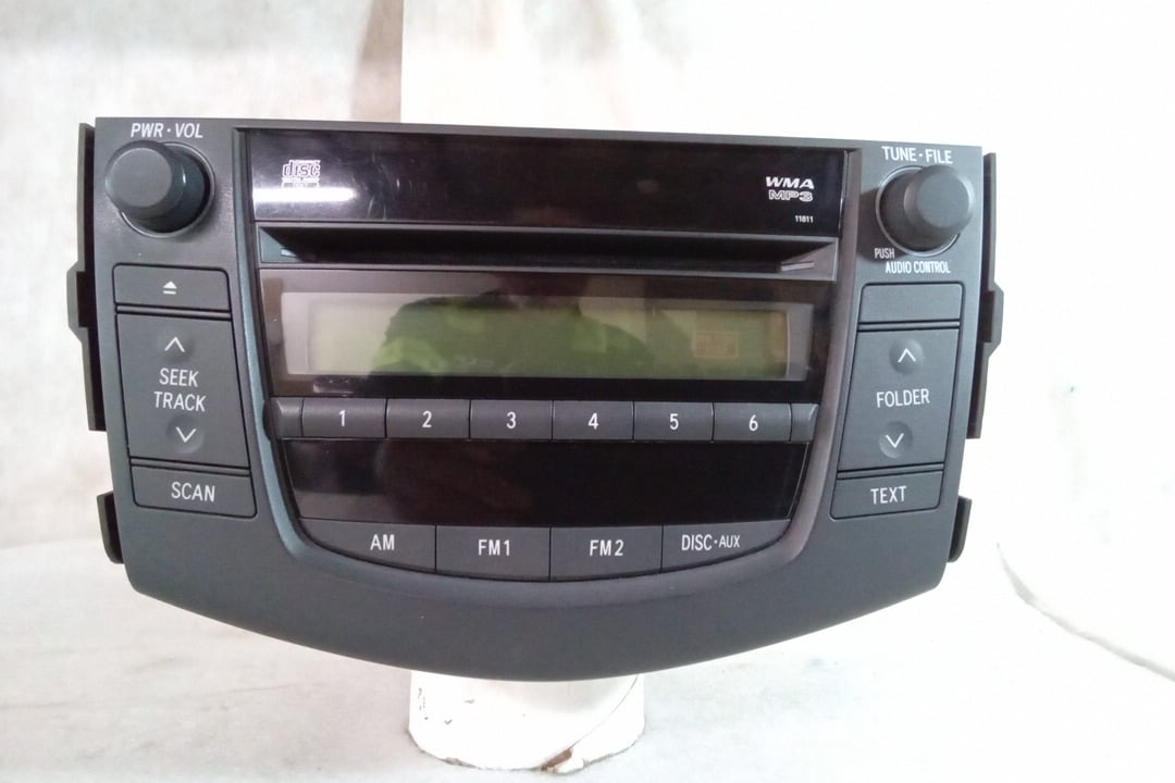 Pre-Owned 2007 Toyota Rav4 AM FM CD Receiver 8612042160 Face 11811 OEM LKQ - Verify Specific Vehicle Fitment In Description - (Good)