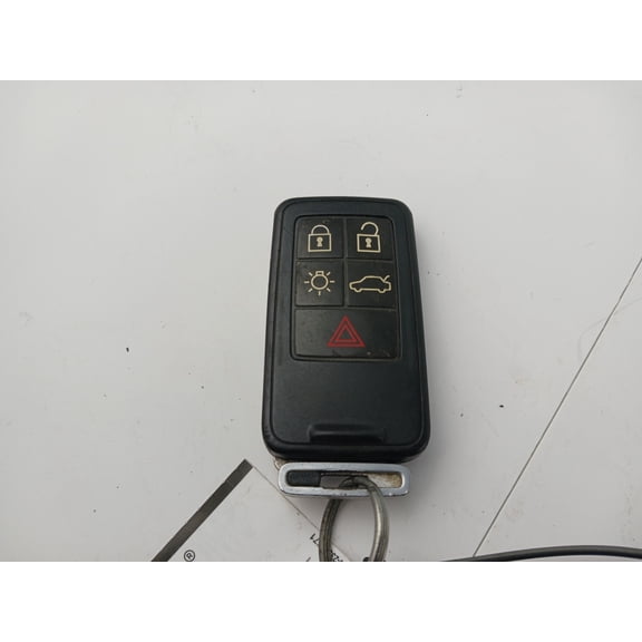 Pre-Owned 2007 Volvo 80 Series Remote Key Fob OEM (Good)