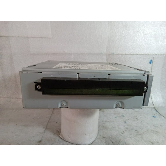 Pre-Owned 2007 Volvo S40 Audio Single CD Player 30732850AA OEM LKQ - Verify Specific Vehicle Fitment In Description - (Good)