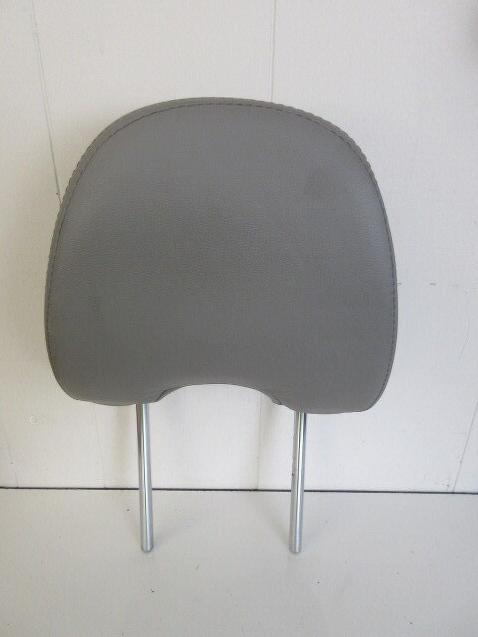 Pre-Owned 2009-2010 Subaru Forester Front LH or RH Gray Leather Headrest OEM LKQ (Good)