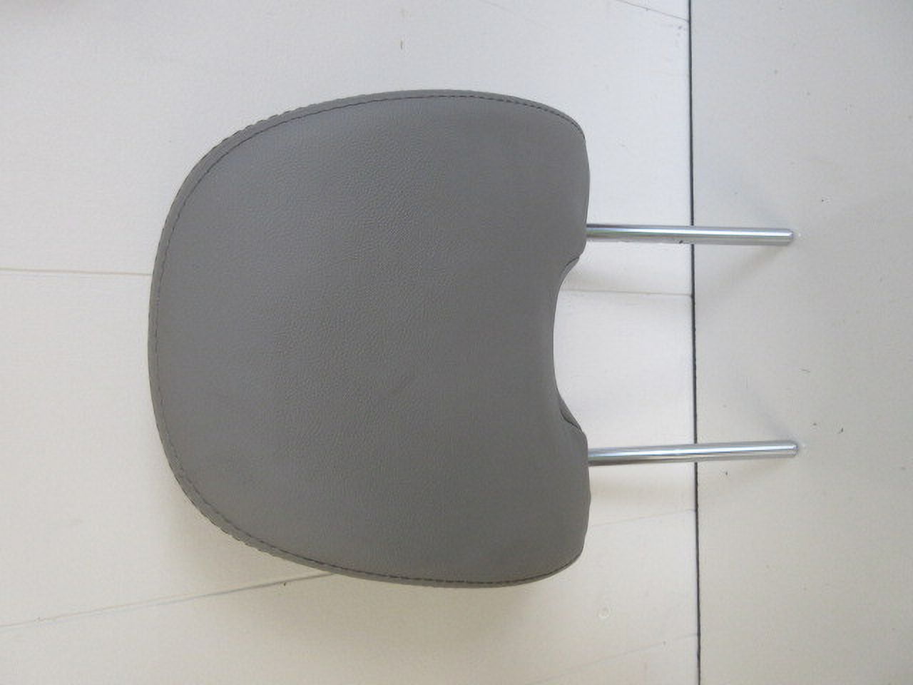 Pre-Owned 2009-2010 Subaru Forester Front RH or LH Gray Leather Headrest OEM LKQ (Good)