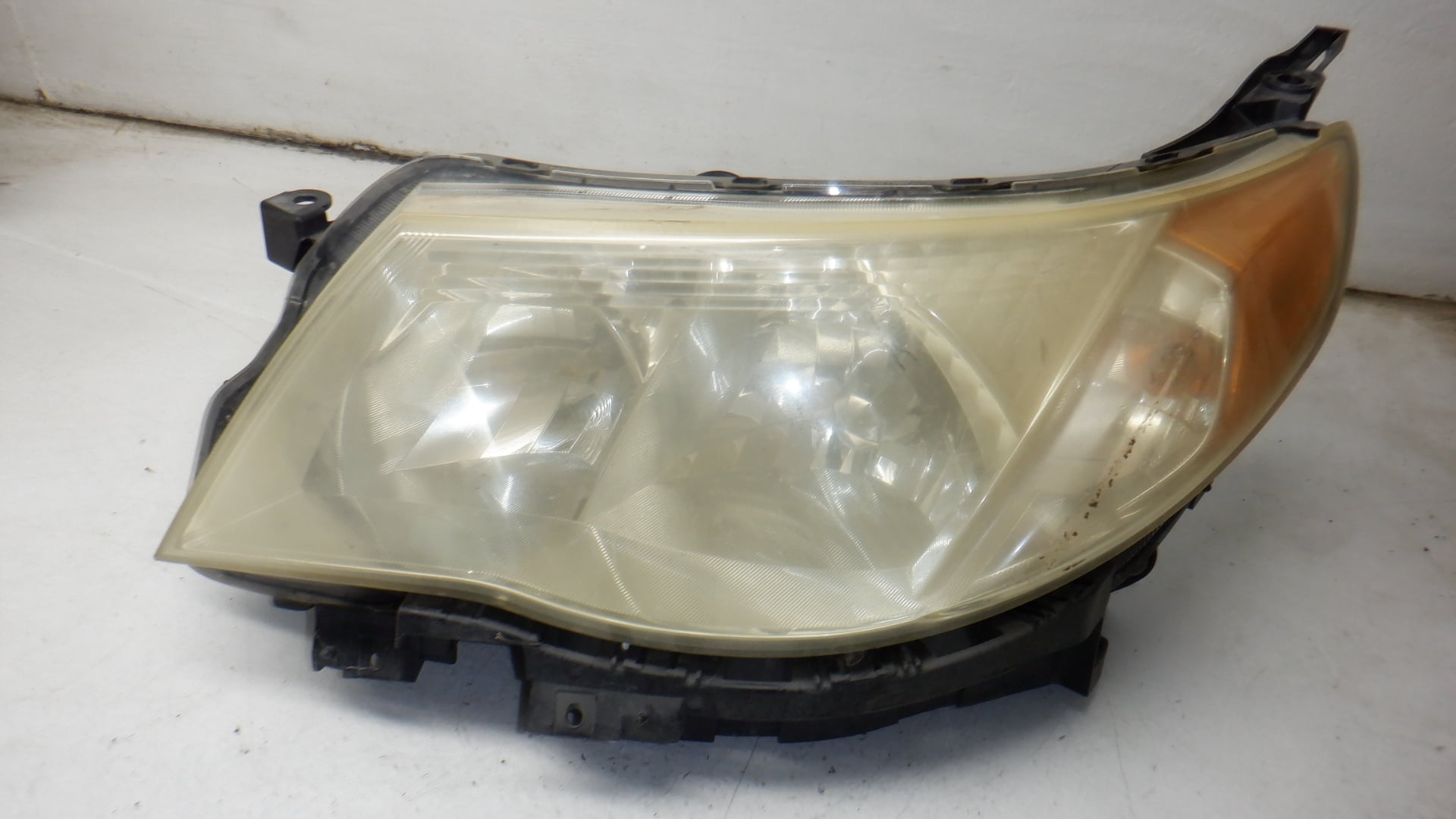 Pre-Owned 2009-2013 Subaru Forester Driver Head Light Lamp OEM LKQ (Good)