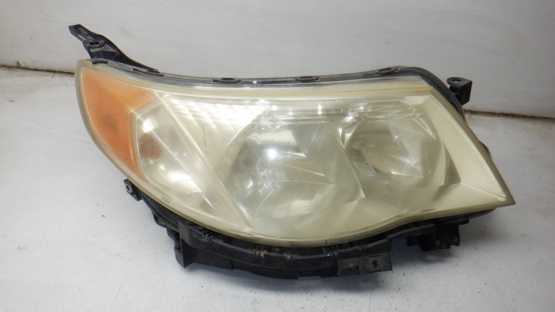 Pre-Owned 2009-2013 Subaru Forester Passenger Head Light Lamp OEM LKQ (Good)