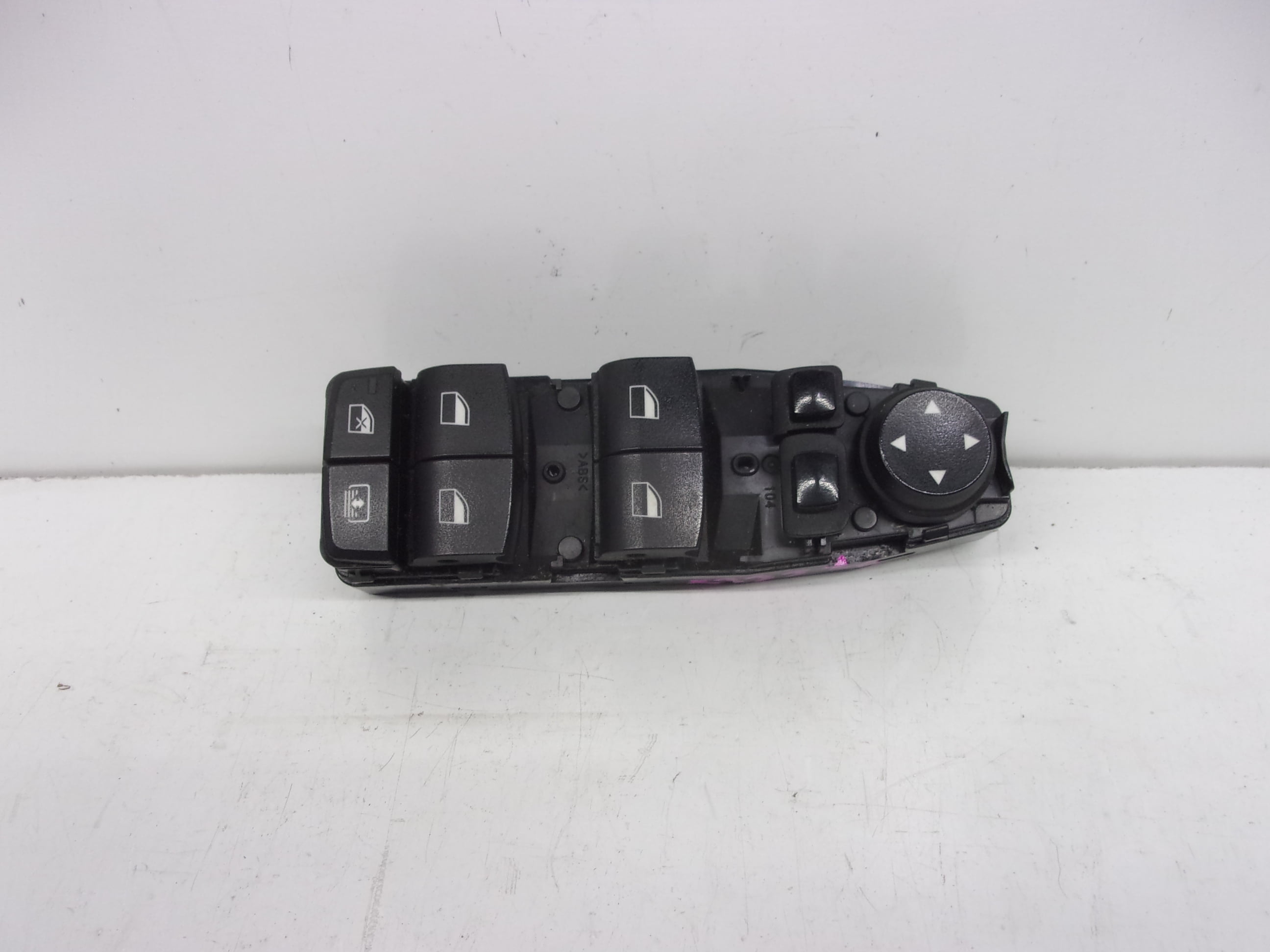 Pre-Owned 2009-2014 BMW 750 Driver Door Master Power Window Switch 9241915 OEM (Good)