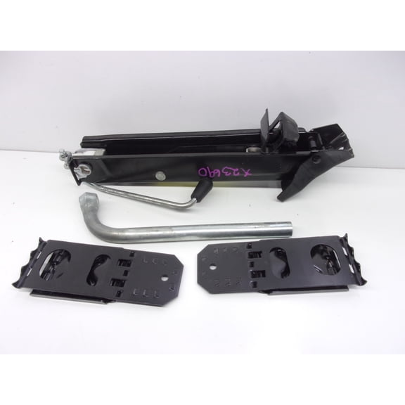 Pre-Owned 2009-2016 Volkswagen Tiguan Scissors Jack w/ Tools OEM (Good)