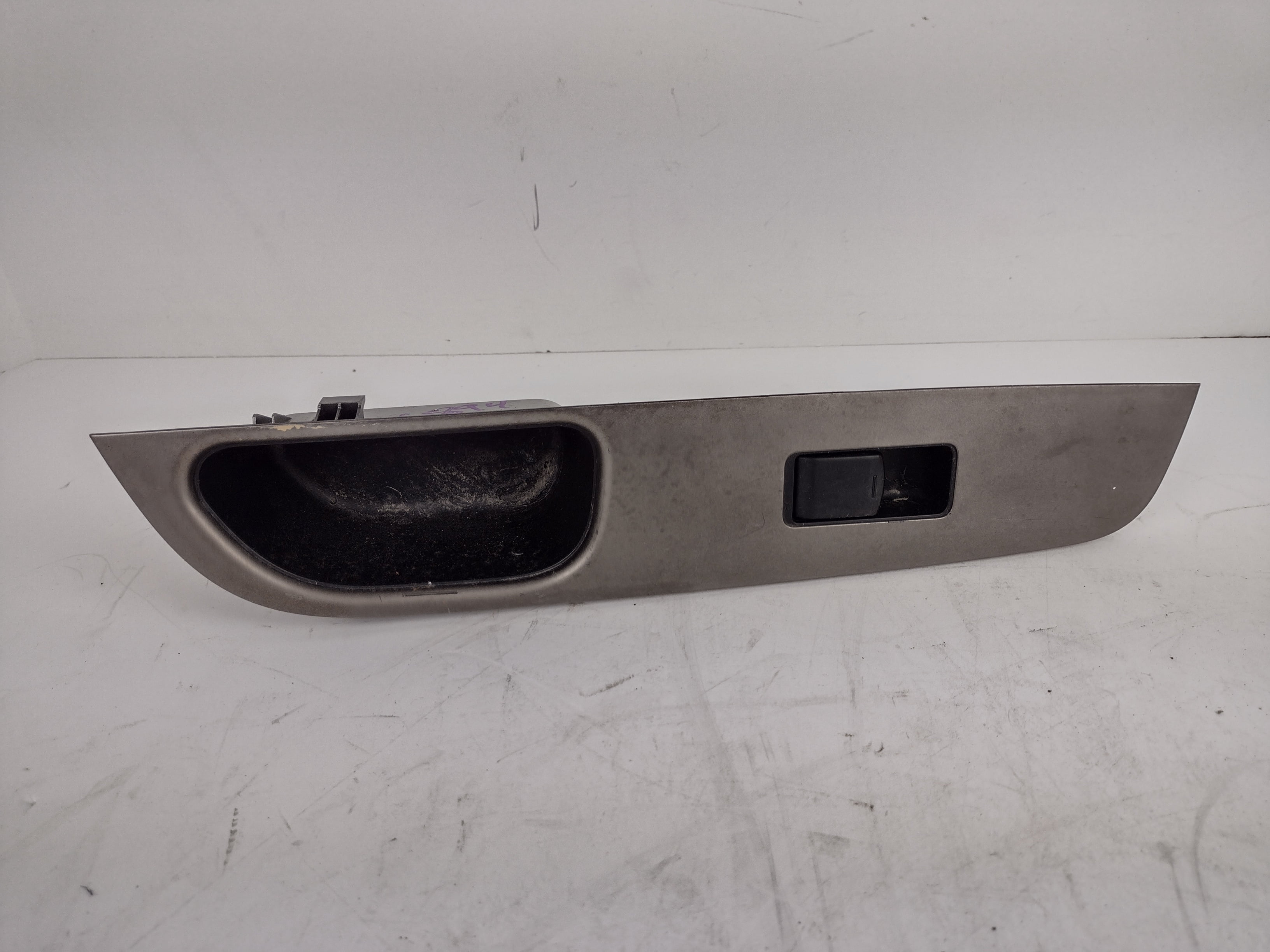 Pre-Owned 2010 Nissan Versa LH Left Driver Side Rear Window Switch OEM (Good)