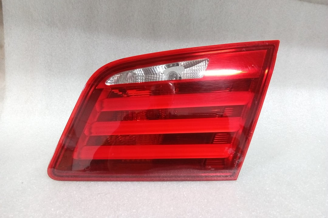 Pre-Owned 2011 BMW 535i Passenger Side Lid Mounted Tail Lamp OEM LKQ (Good)
