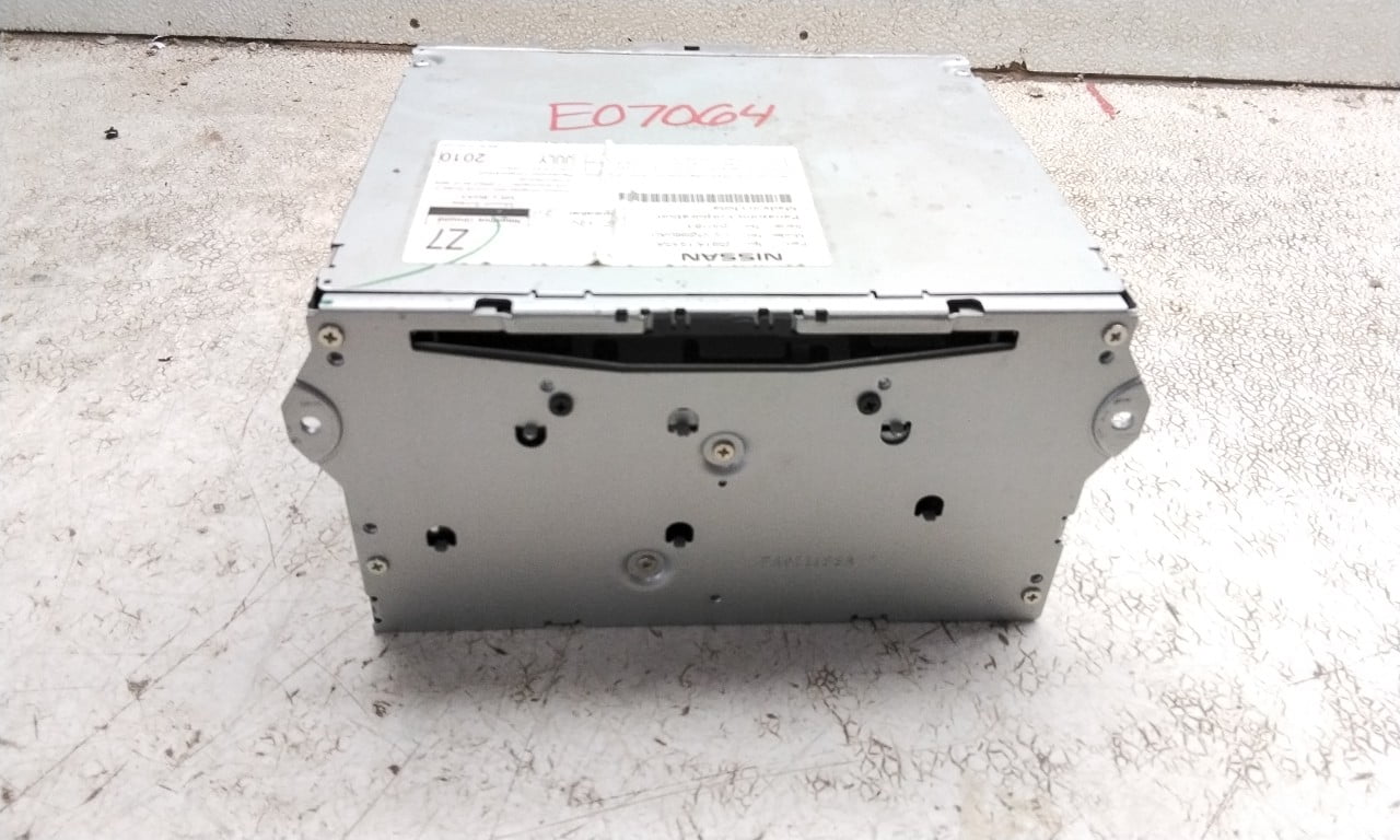 Pre-Owned 2011 Nissan Murano CD Player Radio OEM - Verify Specific Vehicle Fitment In Description - (Good)