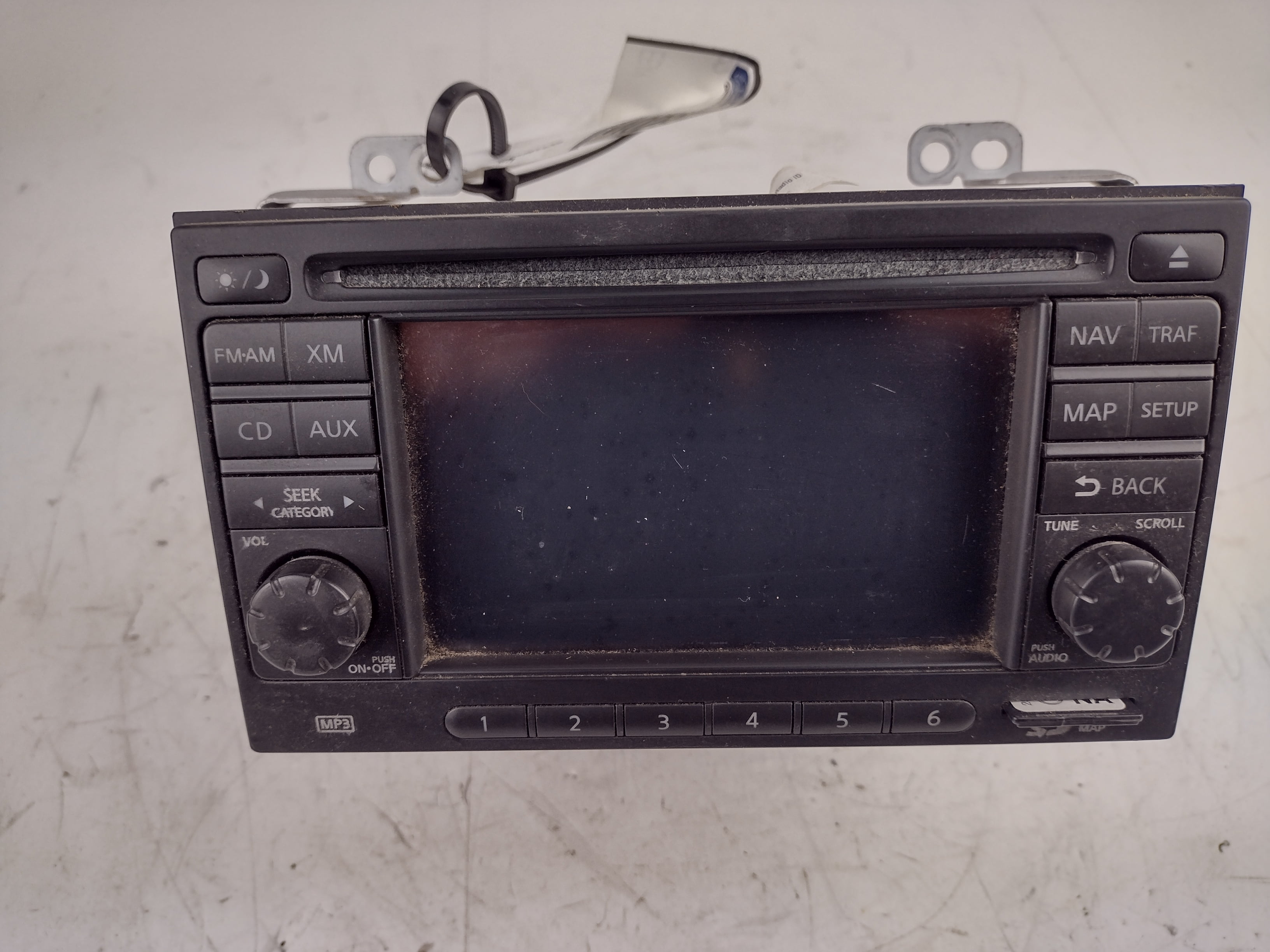 Pre-Owned 2011 Nissan Rogue AM FM 6CD Navigation Radio Receiver OEM - Verify Specific Vehicle Fitment In Description - (Good)