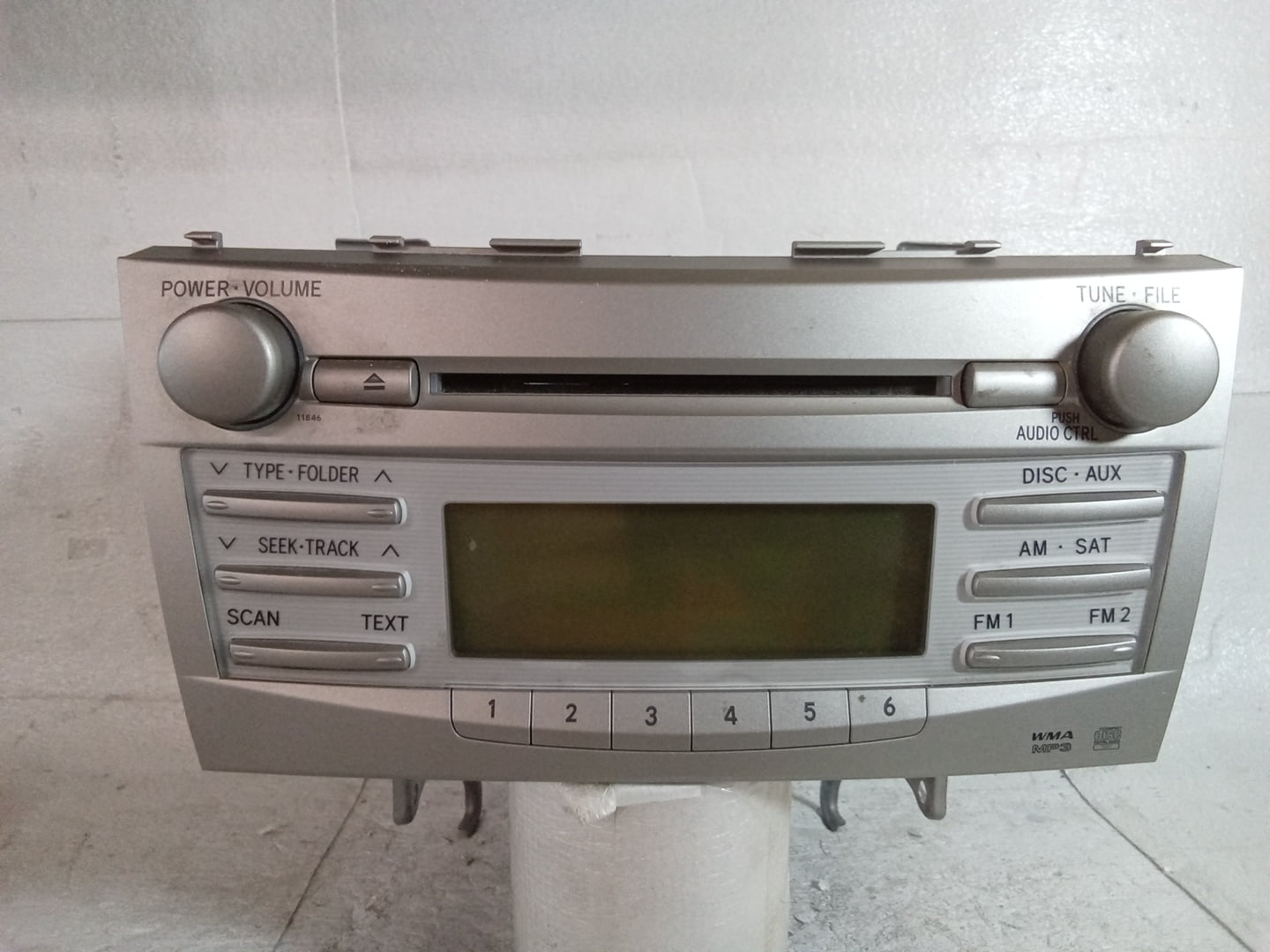 Pre-Owned 2011 Toyota Camry AM FM CD Receiver Fujitsu Ten 11846 OEM LKQ - Verify Specific Vehicle Fitment In Description - (Good)