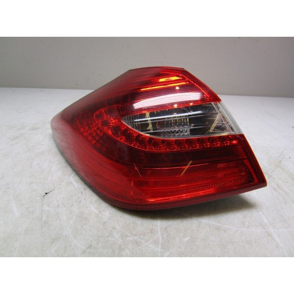 Pre-Owned 2012-2014 Hyundai Genesis LH Driver Quarter Mounted Tail Light Lamp OEM (Good)