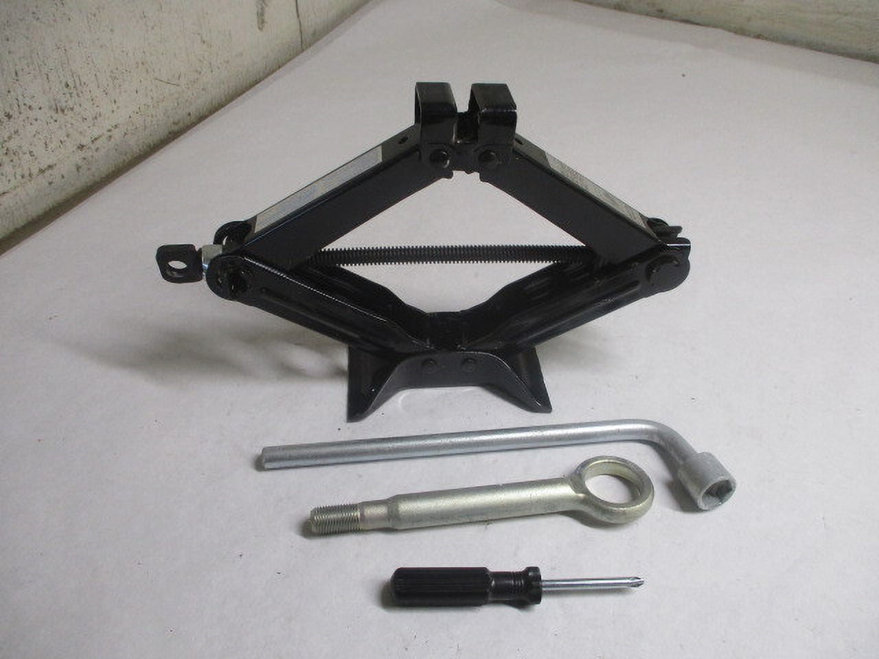 Pre-Owned 2012 Subaru Impreza Wheel Tire Jack Assembly w/Tools OEM LKQ (Good)