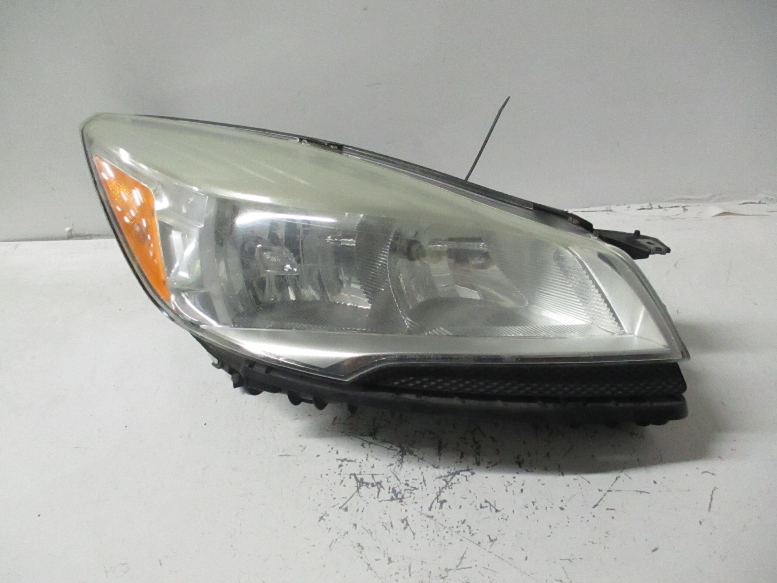Pre-Owned 2013-2016 Ford Escape Passenger RH Head Light Lamp OEM (Good)