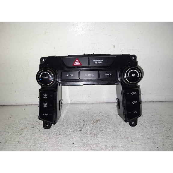 Pre-Owned 2013 Hyundai Genesis A/C Heat Temperature Control Unit w/ Navigation OEM LKQ (Good)