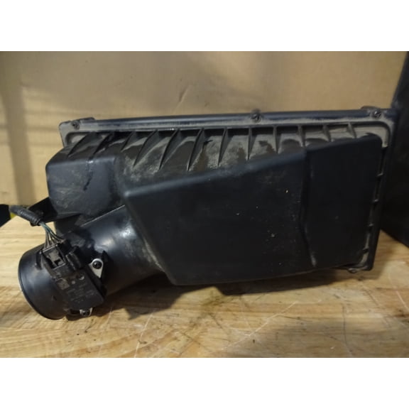 Pre-Owned 2013 Land Rover LR4 5.0L Cold Air Intake OEM - Verify Specific Vehicle Fitment In Description - (Good)