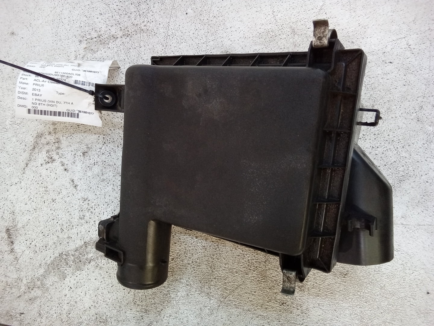 Pre-Owned 2013 Toyota Prius Air Cleaner 1.8L OEM (Good)