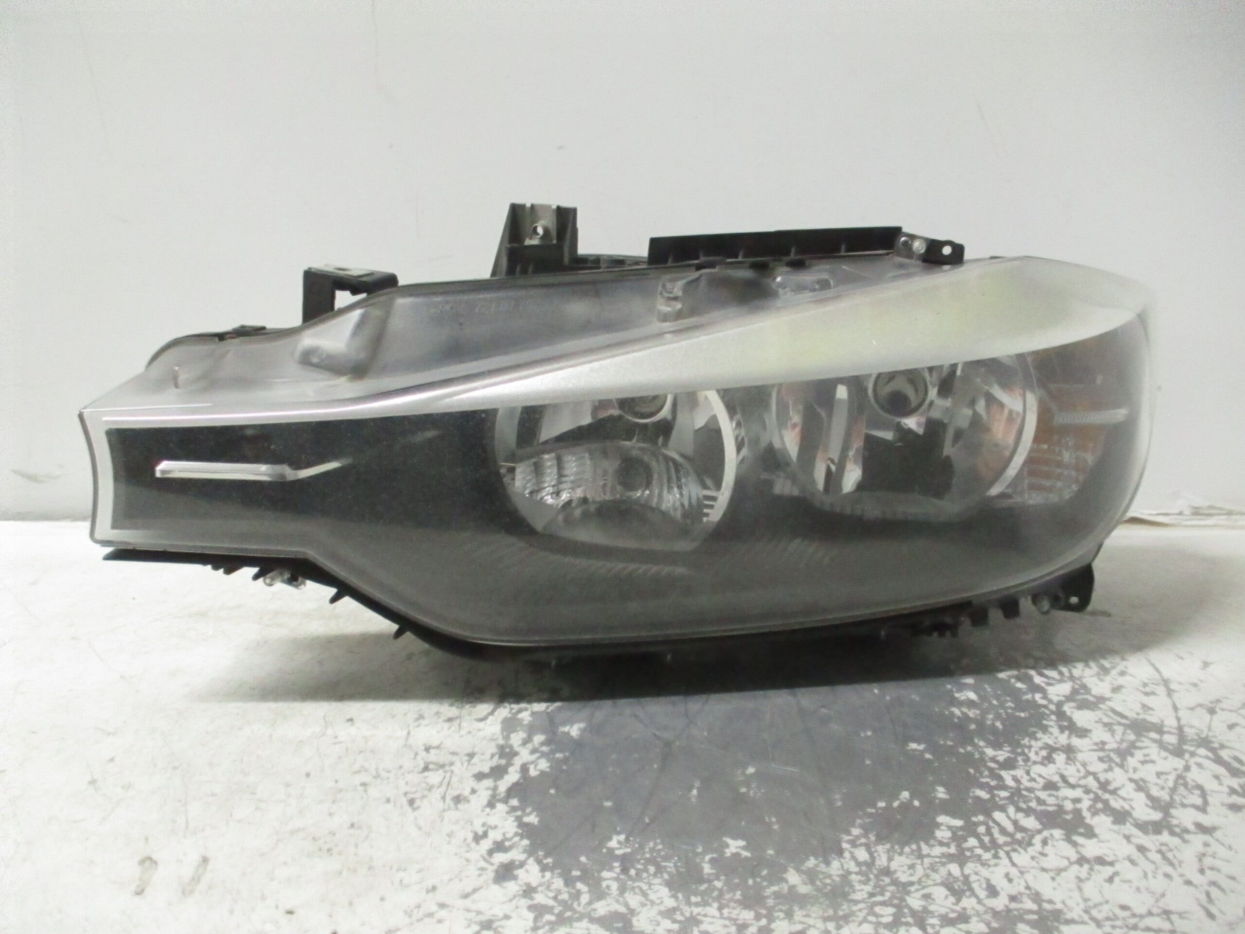Pre-Owned 2014-2015 BMW 328i Driver LH Head Light Lamp OEM (Good)
