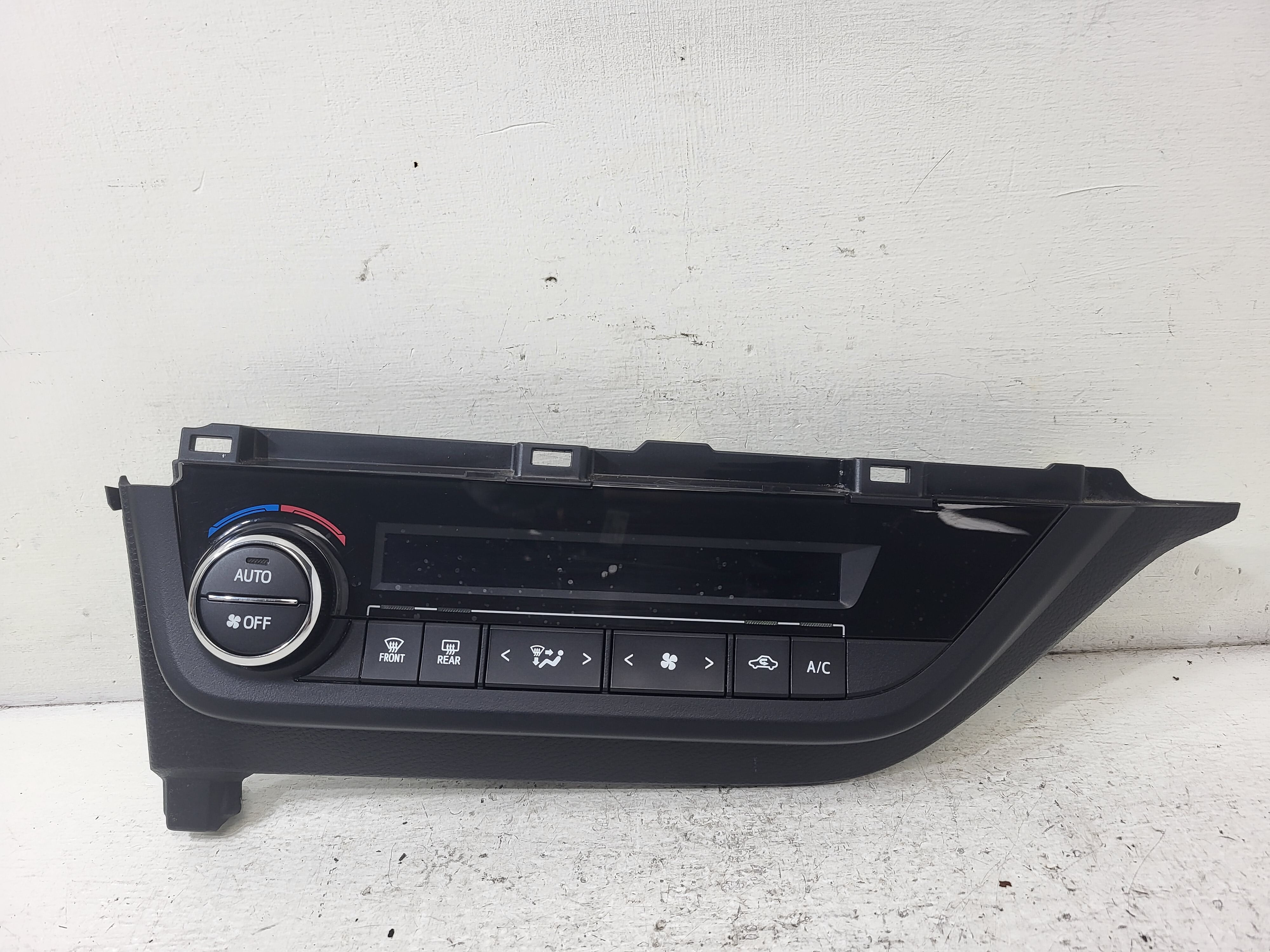 Pre-Owned 2014-2016 Toyota Corolla A/C Heat Temperature Control Unit OEM LKQ - Verify Specific Vehicle Fitment In Description - (Good)