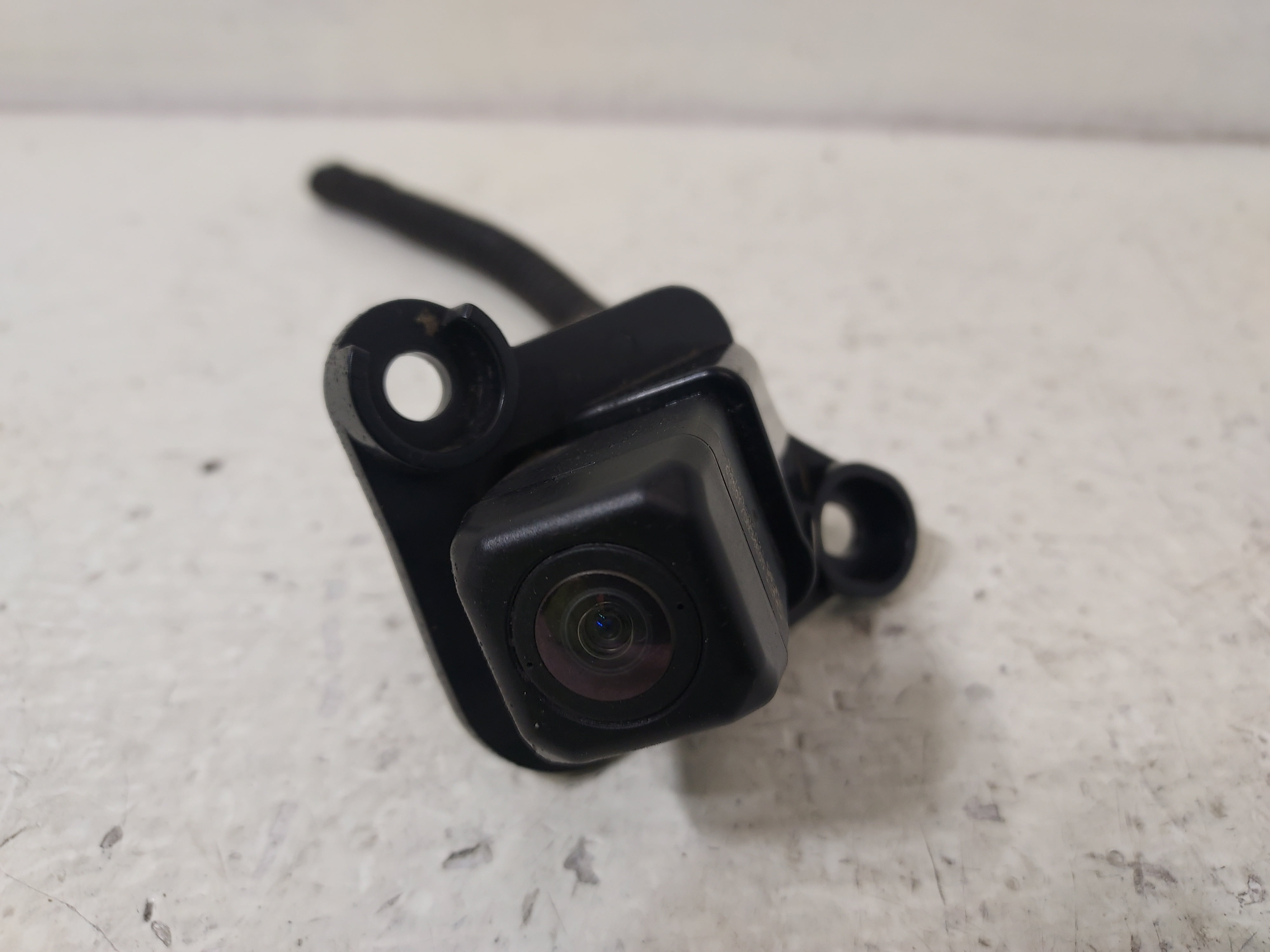 Pre-Owned 2014-2017 Toyota Tundra Backup Camera Tailgate Mounted OEM LKQ (Good)