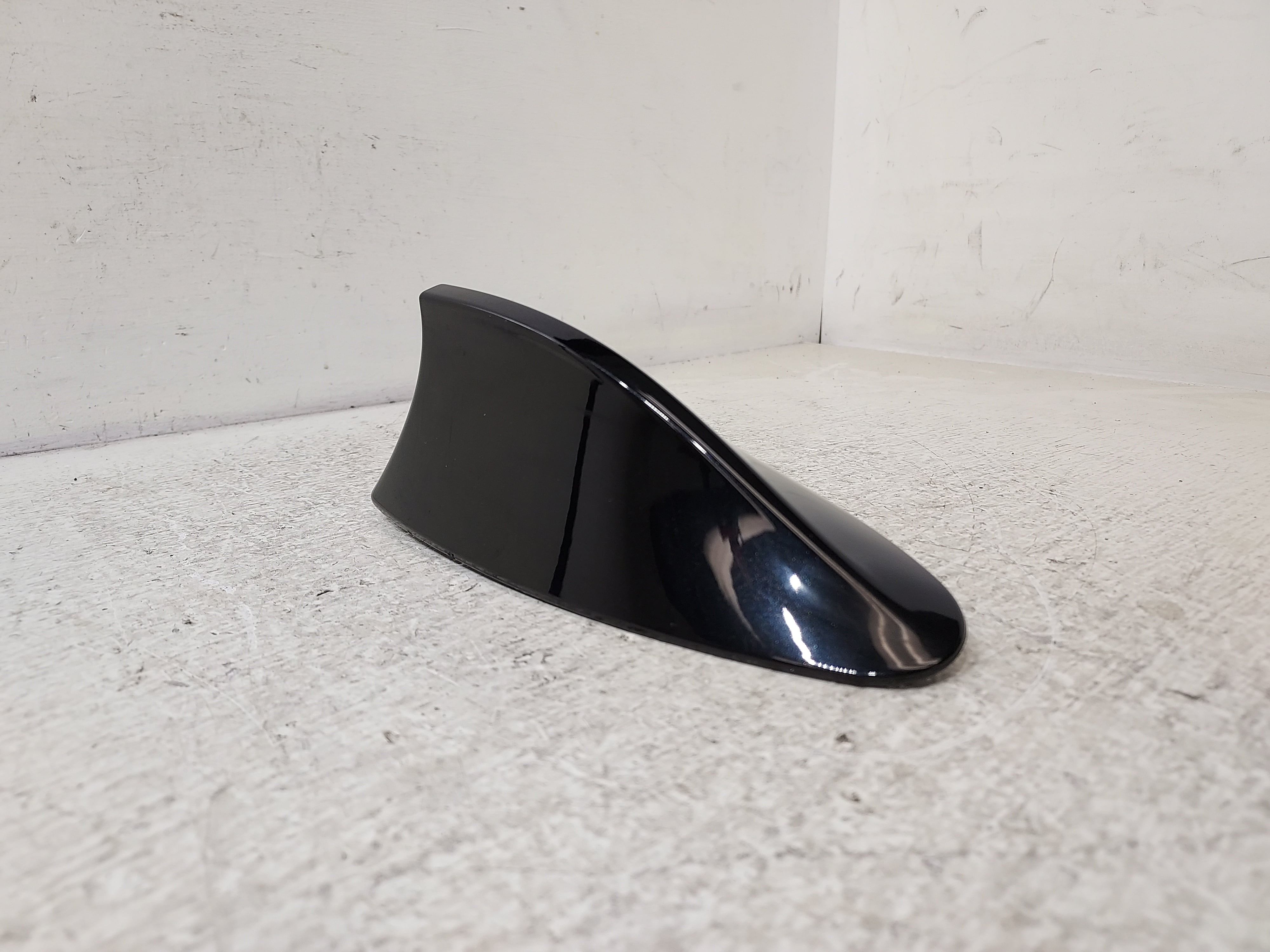 Pre-Owned 2014 BMW 750 Roof Mount Radio Antenna OEM LKQ - Verify Specific Vehicle Fitment In Description - (Good)