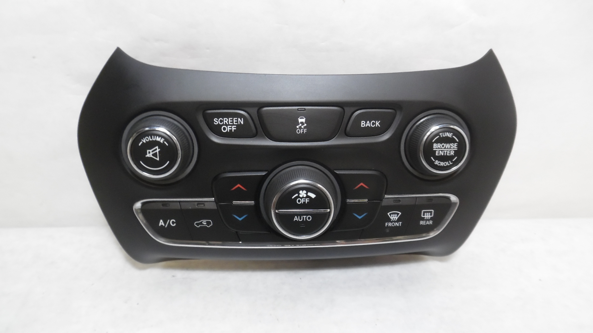 Pre-Owned 2014 Jeep Cherokee Auto Dual Climate AC Heater Temperature Radio Control OEM - Verify Specific Vehicle Fitment In Description - (Good)