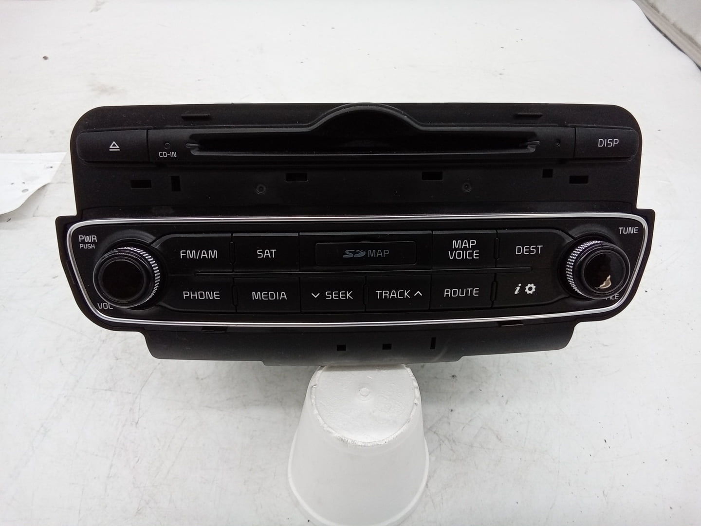 Pre-Owned 2014 Kia Cadenza Navigation Radio OEM - Verify Specific Vehicle Fitment In Description - (Good)