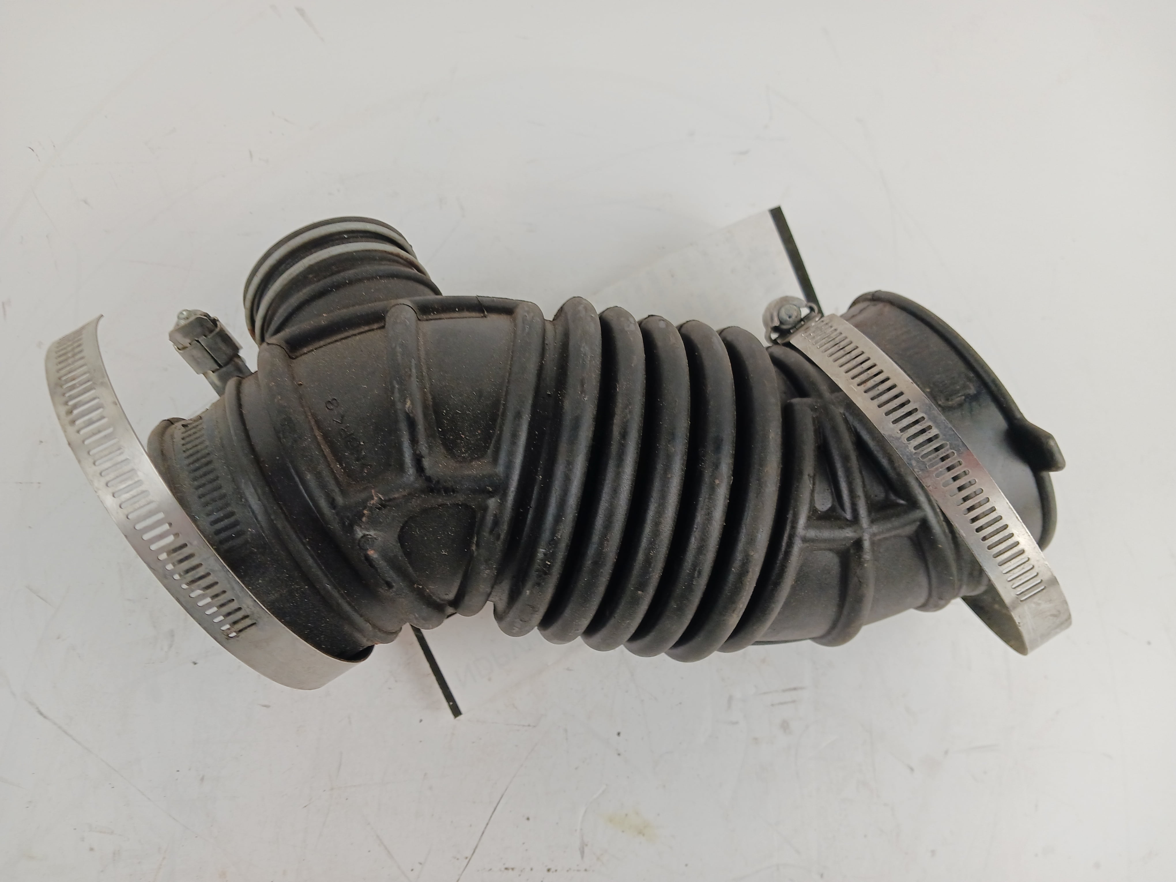 Pre-Owned 2014 Nissan Rogue 2.5L Air Intake Tube OEM - Verify Specific Vehicle Fitment In Description - (Good)