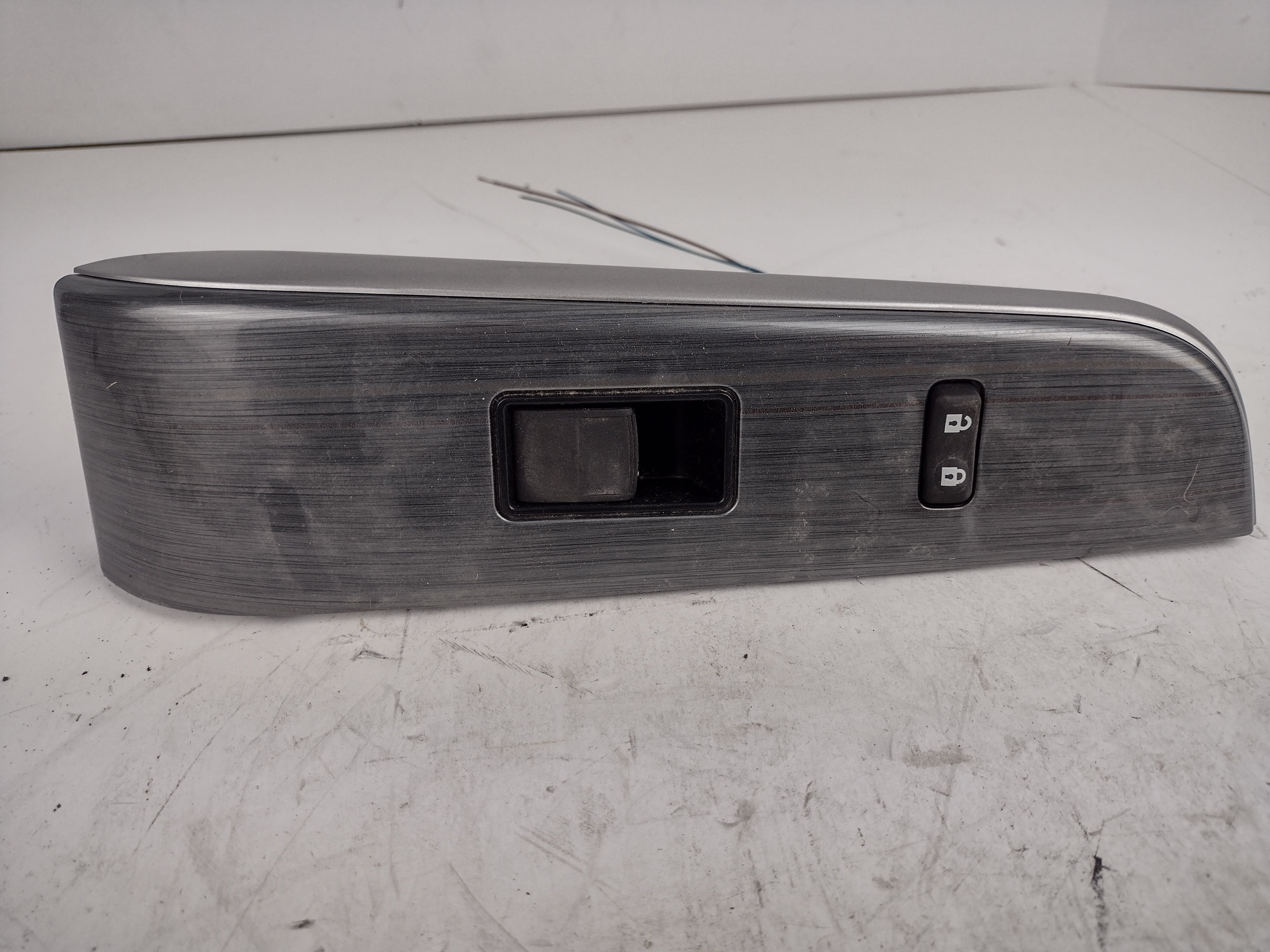 Pre-Owned 2014 Toyota Camry RH Right Passenger Side Front Window Switch OEM (Good)