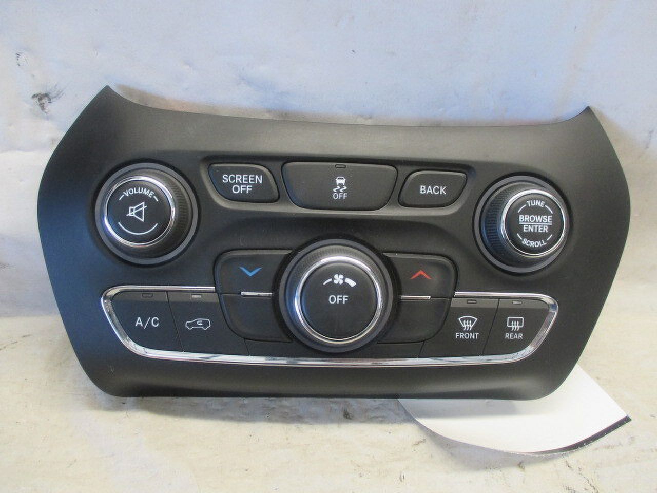 Pre-Owned 2015 2016 2017 2018 Jeep Cherokee AC Heater Temperature Control Unit OEM (Good)