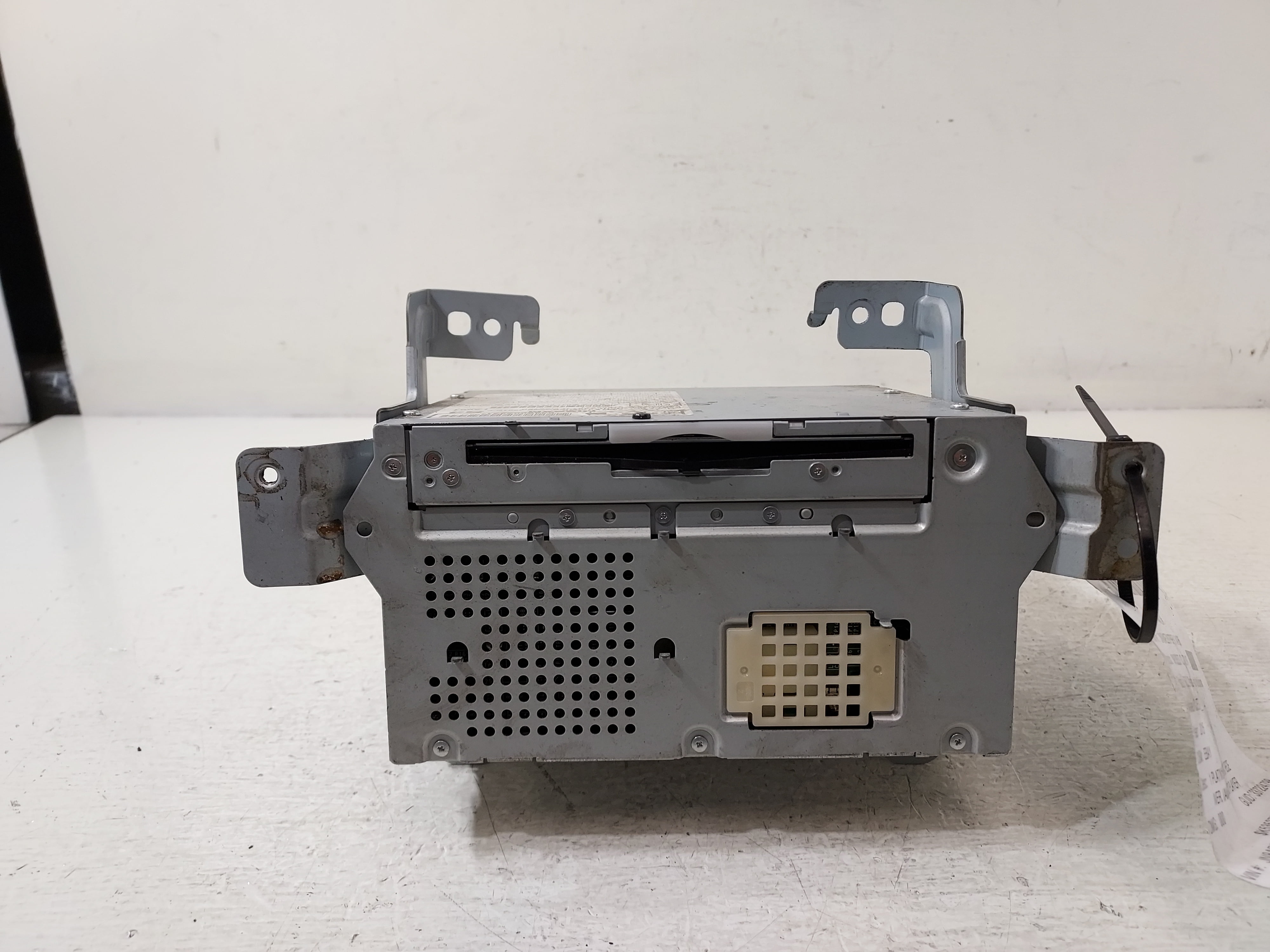 Pre-Owned 2015-2017 Nissan Quest AM FM CD Player Radio Receiver OEM LKQ - Verify Specific Vehicle Fitment In Description - (Good)