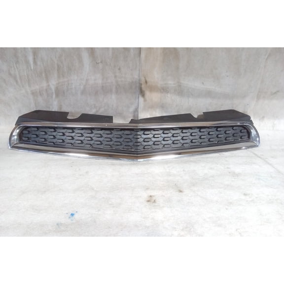 Pre-Owned 2015 Chevrolet Equinox LS Upper Grill OEM LKQ - Verify Specific Vehicle Fitment In Description - (Good)